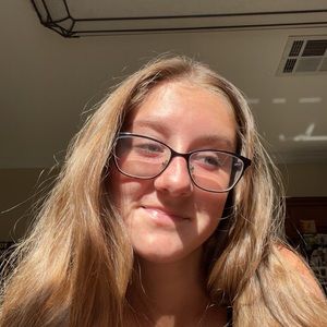 Meet your Posher, Lily